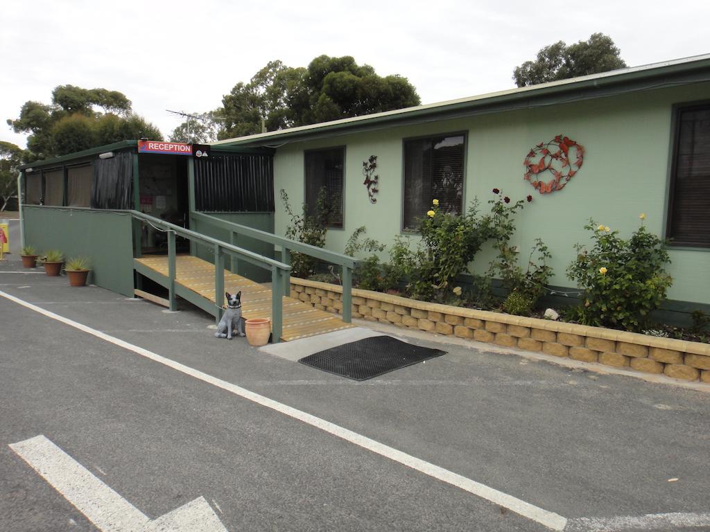 Hotel Lake Albert Caravan Park Meningie Exterior foto