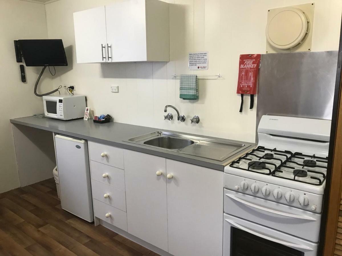 Hotel Lake Albert Caravan Park Meningie Exterior foto